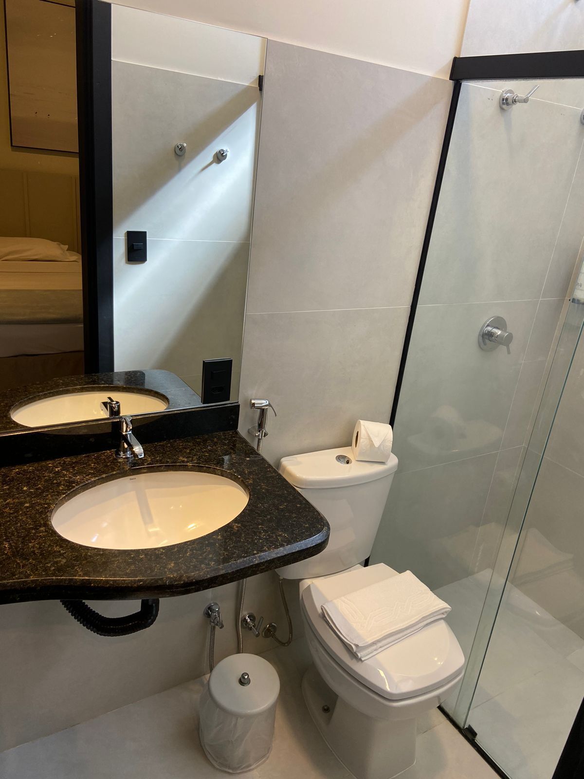 superior twin room | bathroom | shower, towels, soap, shampoo