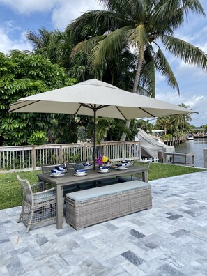 Outdoor dining