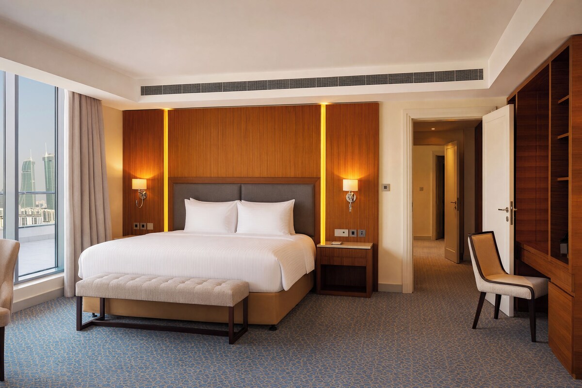 Diplomatic Suite | Minibar, escritorio, insonorización y wifi gratis