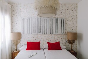 3 chambres, fer et planche à repasser, Wi-Fi, draps fournis
