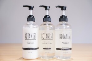 ヘアドライヤー、タオル