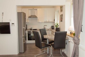 Kühlschrank, Mikrowelle, Ofen