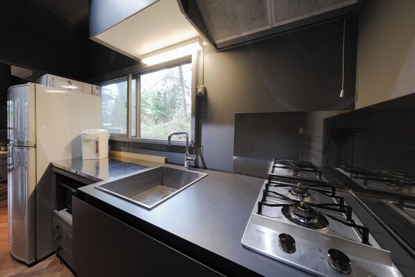 Fridge, microwave, stovetop, cookware/dishes/utensils