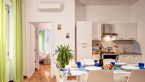 Dining - Joe’s Flat 1 Modern ... (Sorrento)