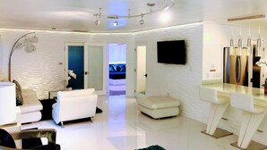 Living area - Orchid Estates (Naples)
