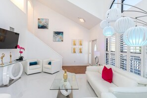 Interior - Blue Lagoon Estate (Fort Myers Beach)