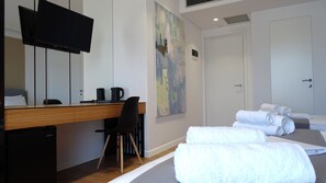 Triple Room, Pool View