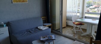 Joli Appartement Avec Chambre Séparée et Grande Loggia à 200m de la Plage