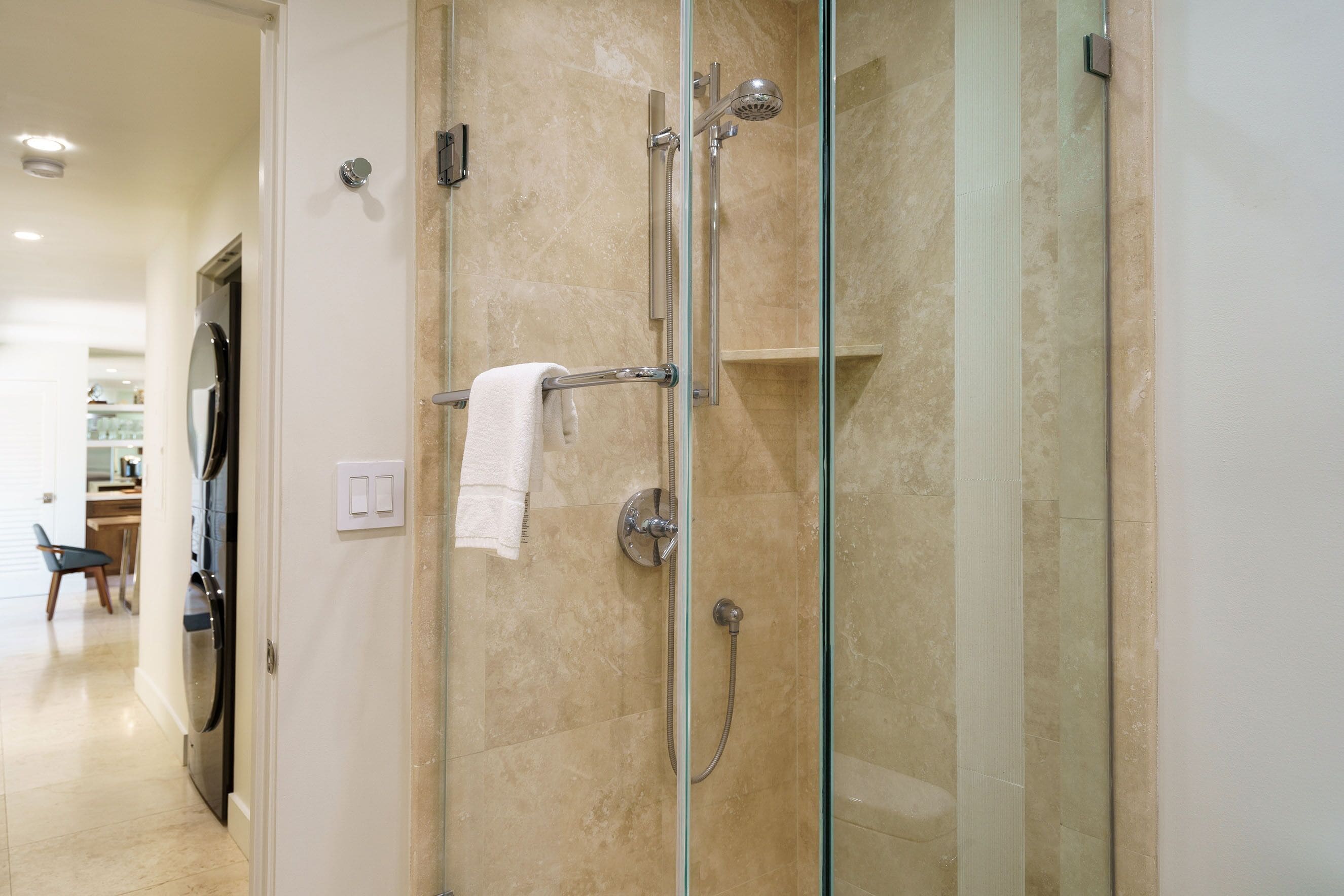 Shower, hair dryer, towels