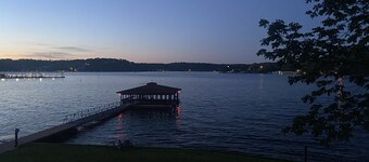 Huge Home-EVENTS WELCOME-Private Boat Ramp-Big Backyard-Perfect For Big Groups