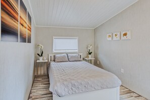 1 bedroom, desk, iron/ironing board, free WiFi