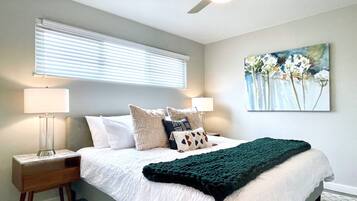 2 habitaciones, escritorio, tabla de planchar con plancha y wifi gratis