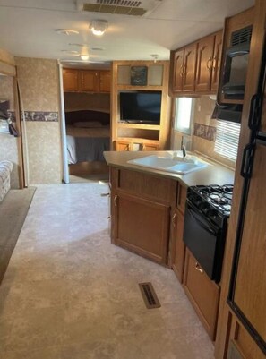 3 bedrooms, bed sheets