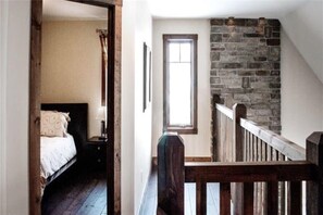 4 室のベッドルーム、デスク、アイロン / アイロン台、WiFi