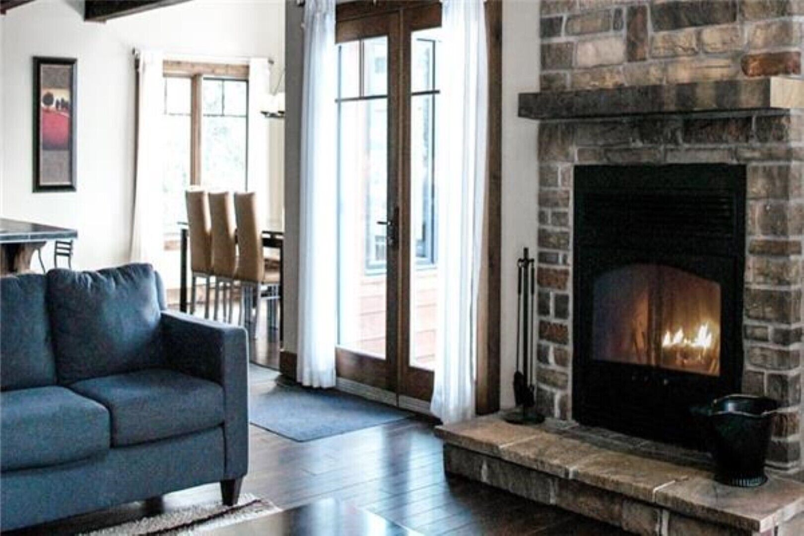 Smart TV, fireplace, computer monitors