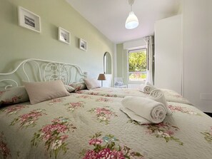 3 soverom, strykejern/-brett og sengetøy