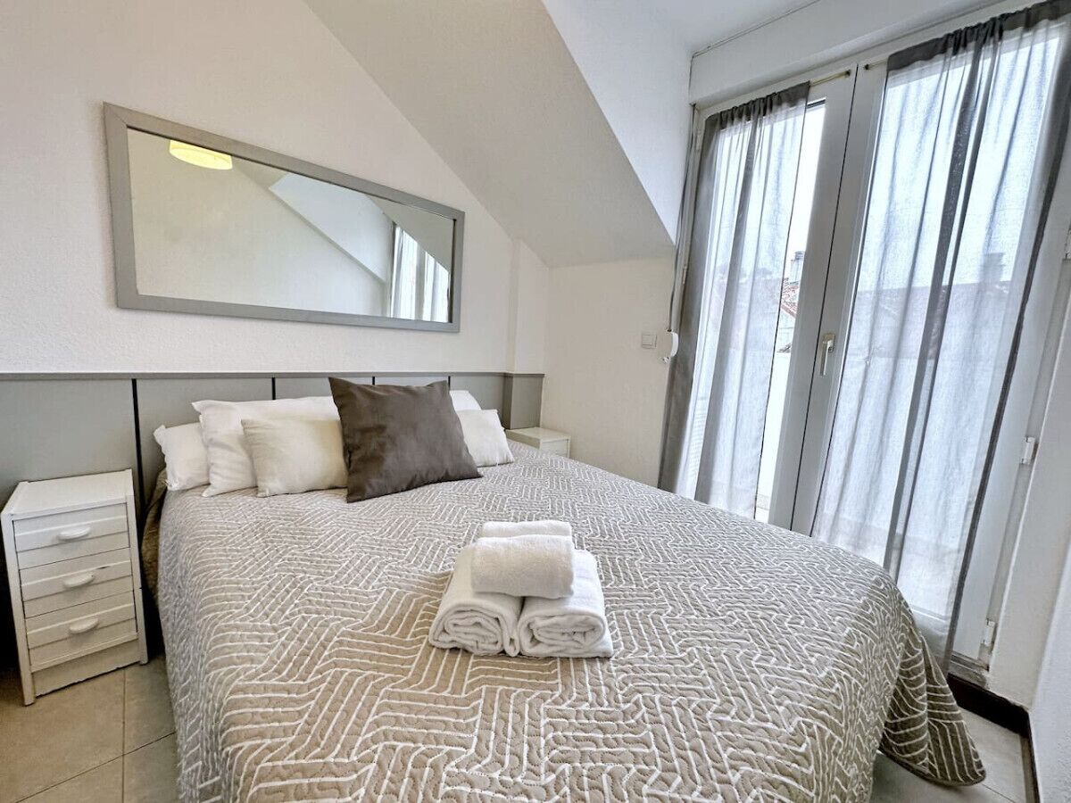2 chambres, fer et planche à repasser, draps fournis