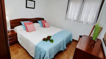 3 Schlafzimmer, Bügeleisen/Bügelbrett, Bettwäsche