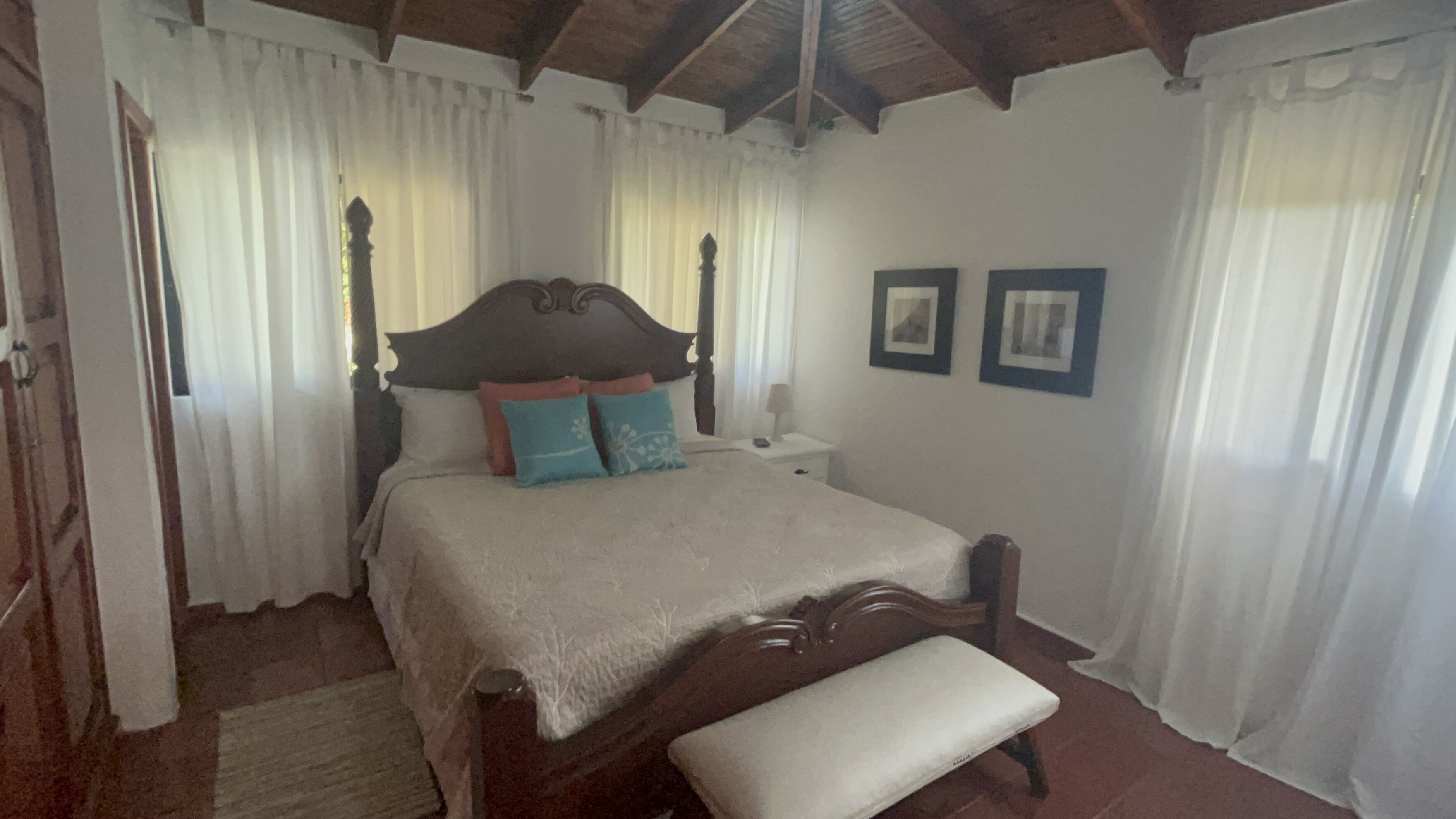 8 bedrooms, iron/ironing board, WiFi, bed sheets