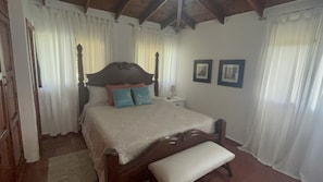 8 bedrooms, iron/ironing board, WiFi, bed sheets - Mountain Luxury Retreat – 8-Bedroom Villa with Private Pool (Jarabacoa)