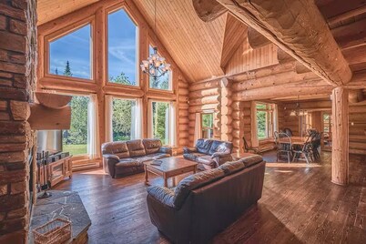 Private Hot Tub, Sauna & Games Year-Round