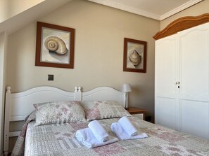 1 室のベッドルーム、アイロン / アイロン台、WiFi (無料)、ベッドシーツ