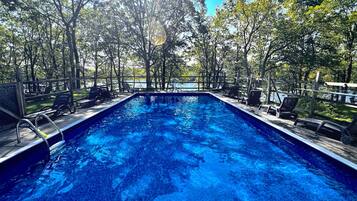 Piscine couverte, piscine extérieure