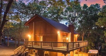 Lakefront, Pvt Hot Tub, Foliage, Indoor Pool, Hike Fully Loaded, Dock