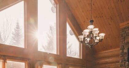 Serene Private Escape, Hot Tub, Sauna & Game Room