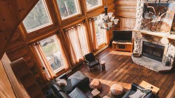 TV, fireplace, DVD player, stereo