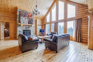 TV, fireplace, DVD player, offices