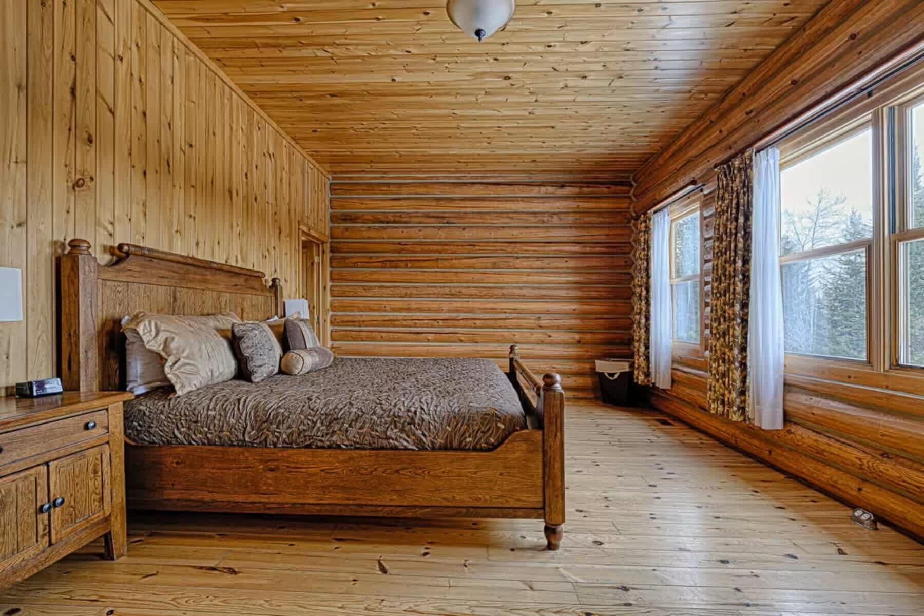 4 habitaciones, tabla de planchar con plancha, wifi y ropa de cama 