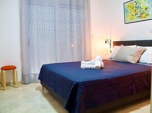 2 chambres, fer et planche à repasser, Wi-Fi, draps fournis