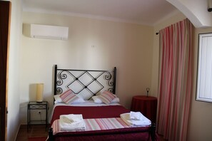 2 dormitorios, tabla de planchar con plancha, wifi gratis y ropa de cama