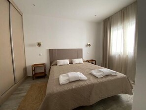 2 chambres, fer et planche à repasser, accès au Wi-Fi (inclus)