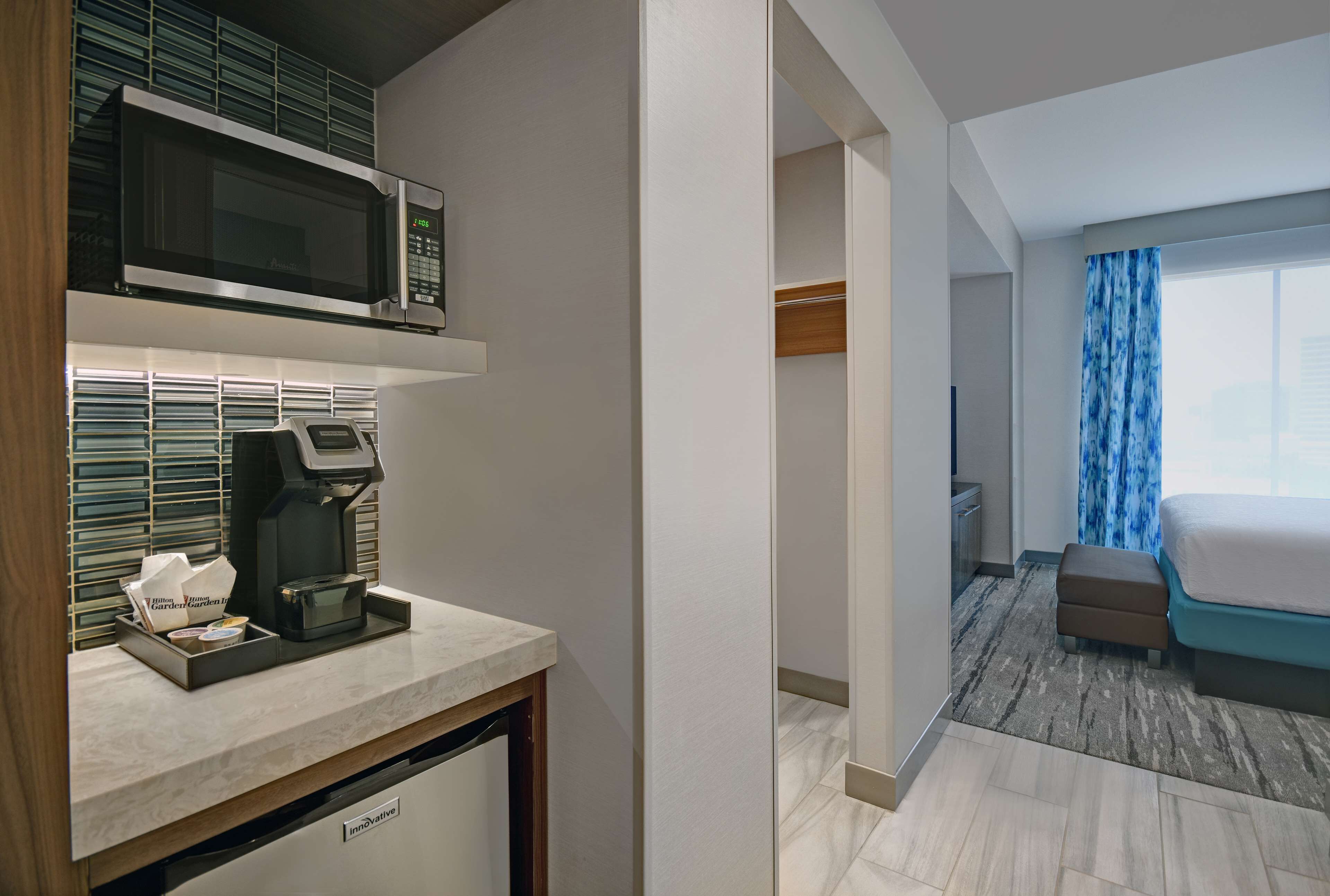 junior suite, 1 king bed | down duvets, in-room safe, desk, laptop workspace