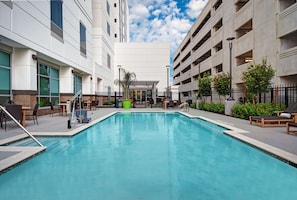 Outdoor pool, pool loungers