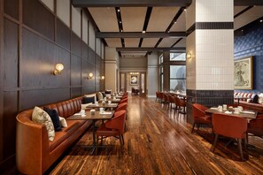 Se sirven desayunos, almuerzos y cenas