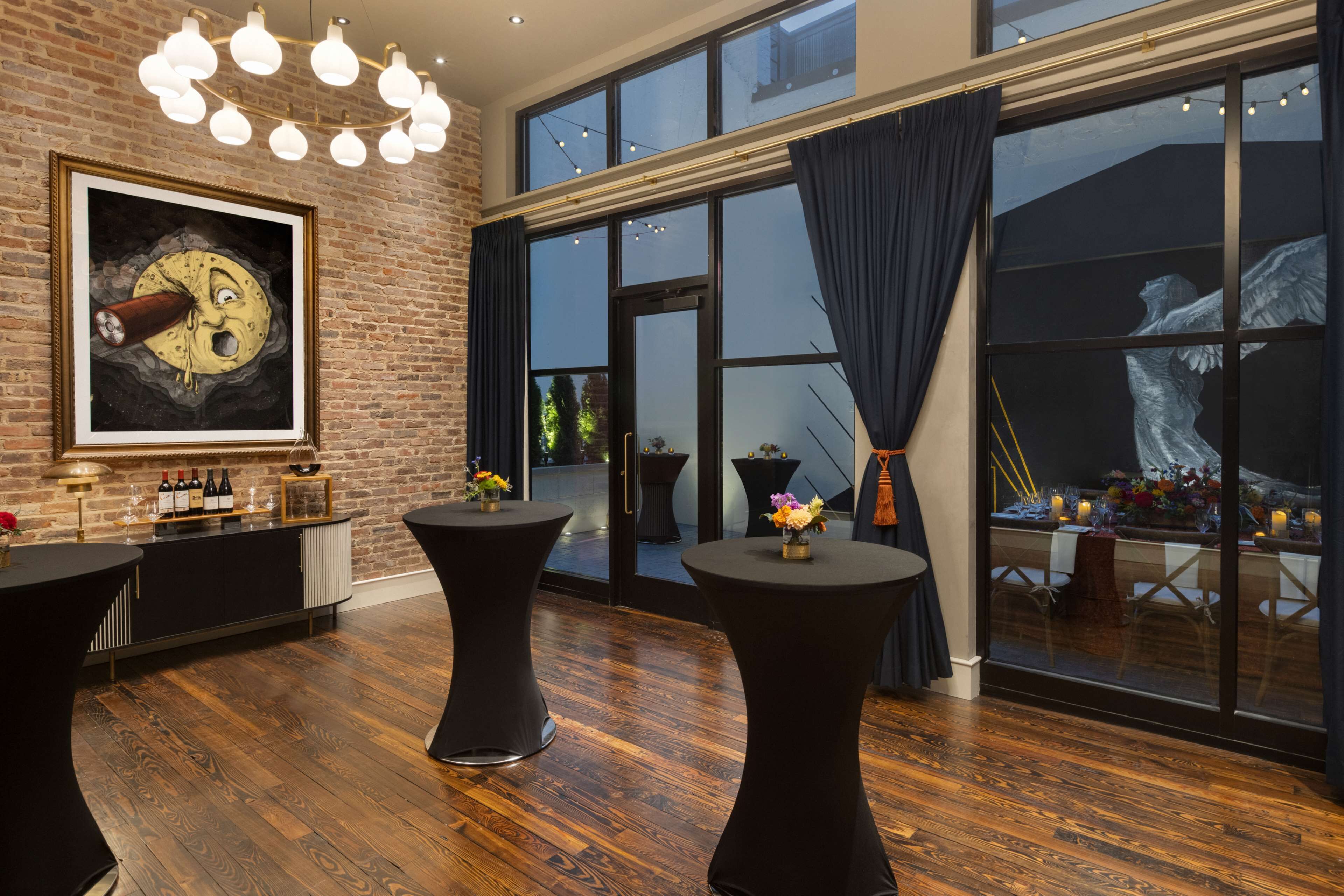 breakfast, lunch and dinner served