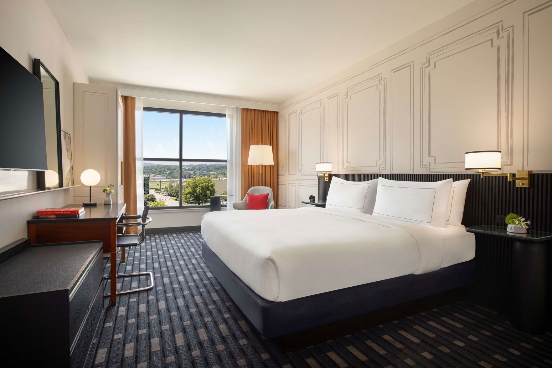 Hypo-allergenic bedding, in-room safe, desk, laptop workspace