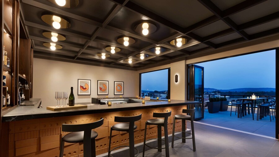 106 Jefferson Huntsville, Curio Collection by Hilton