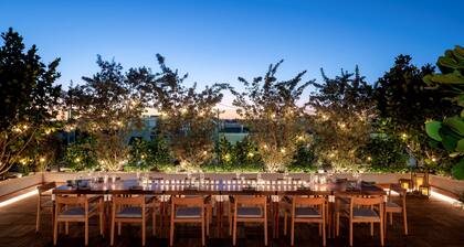 The Ray Hotel Delray Beach, Curio Collection by Hilton