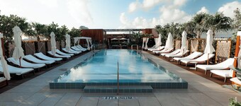 The Ray Hotel Delray Beach, Curio Collection by Hilton