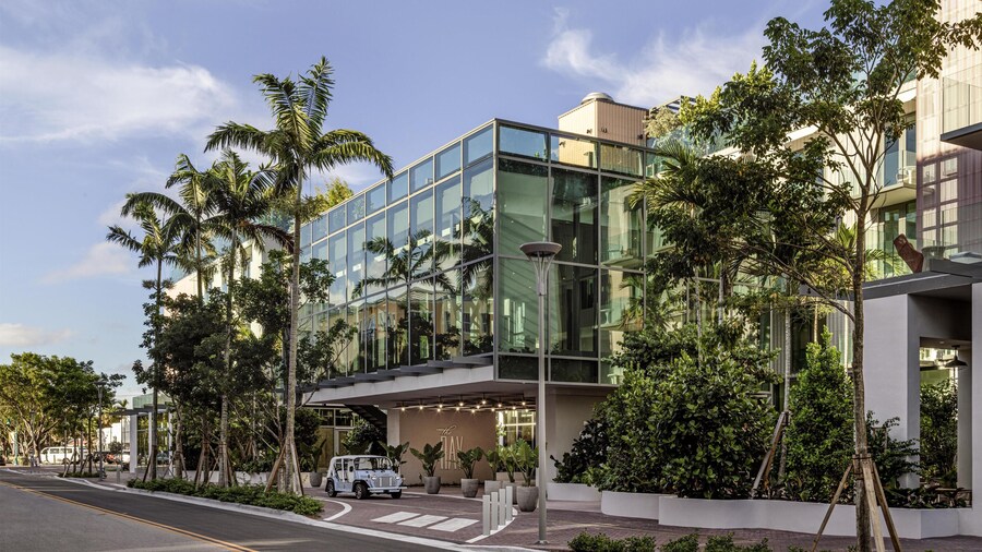 The Ray Hotel Delray Beach, Curio Collection by Hilton