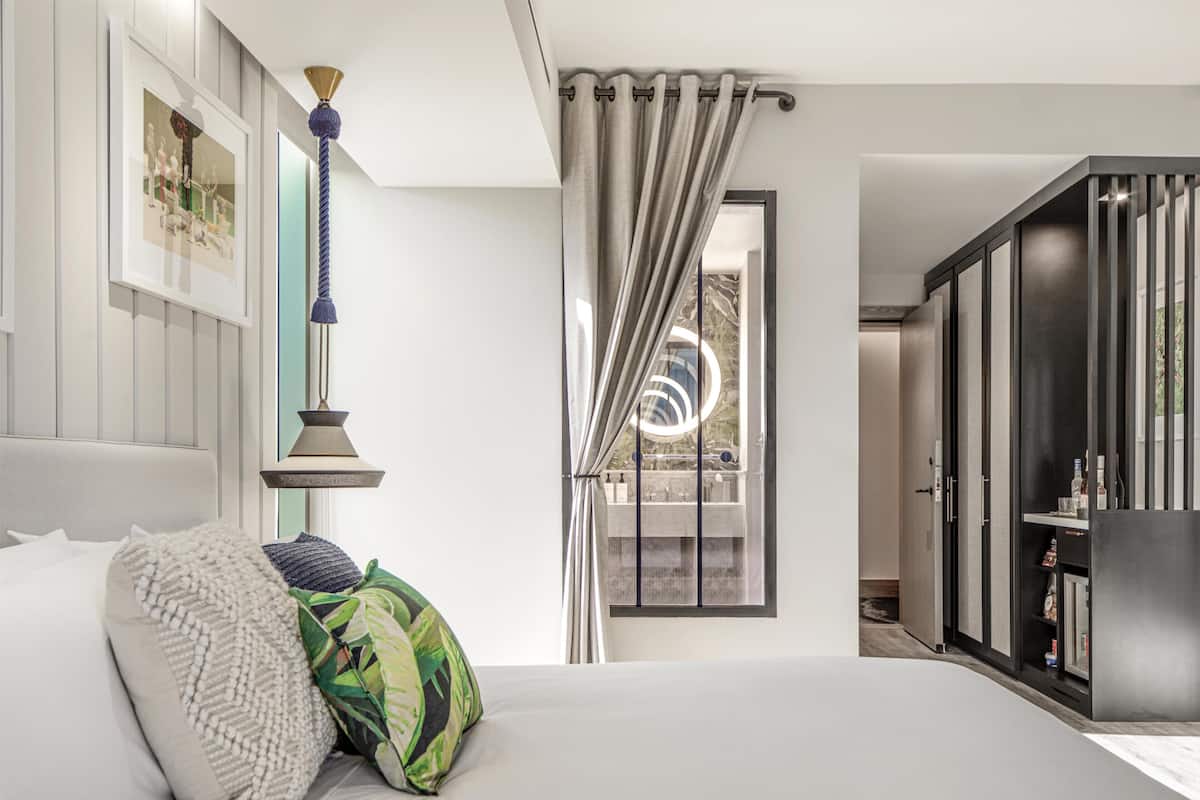 Habitación, 1 cama King size, balcón (Grove Vibe) | Minibar, caja de seguridad en la habitación, wifi gratis y ropa de cama