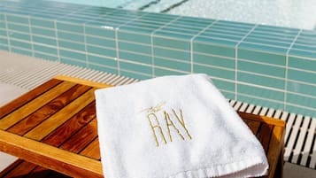 Outdoor pool, pool umbrellas, sun loungers