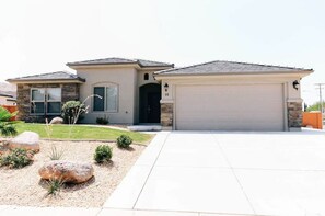 Exterior - Come and Enjoy the Beauties of Southern Utah (La Verkin)
