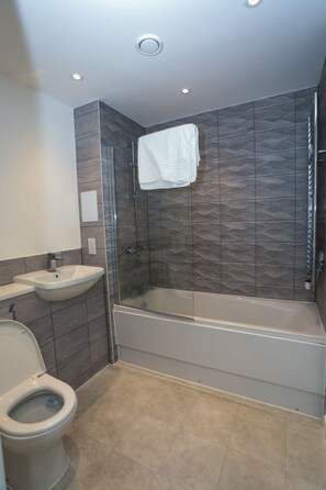 Business Apartment | Bathroom