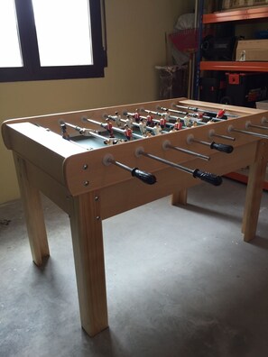 Games room - Spacious house (full rental), large terrace with views of the mountains, swimming pool (Torrecaballeros)