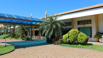 Fachada da propriedade